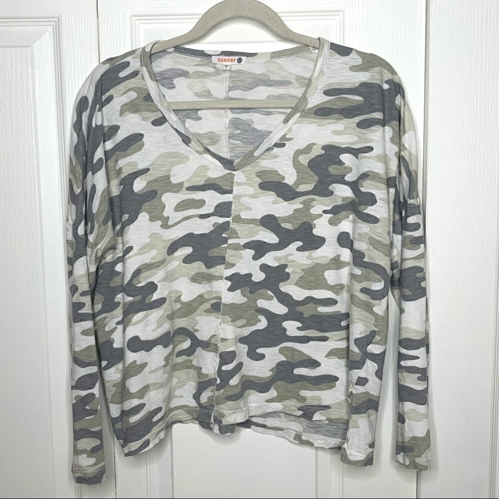Sundry V neck Gray Cropped Oversized Long Sleeve Camouflage Tee Shirt